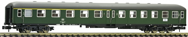Center entry car 1st/2nd class type ABymb 411<br /><a href='images/pictures/Fleischmann/Fleischmann-866504.jpg' target='_blank'>Full size image</a>